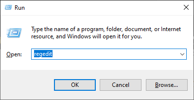 Appuyant sur win+r pour ouvrir la boîte de dialogue Exécuter et ouvrir l'éditeur du registre