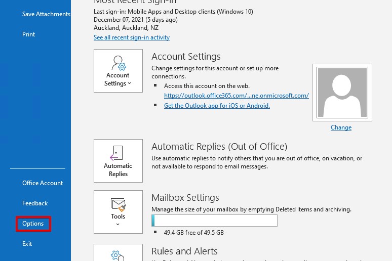 Accesso alle opzioni di Outlook.