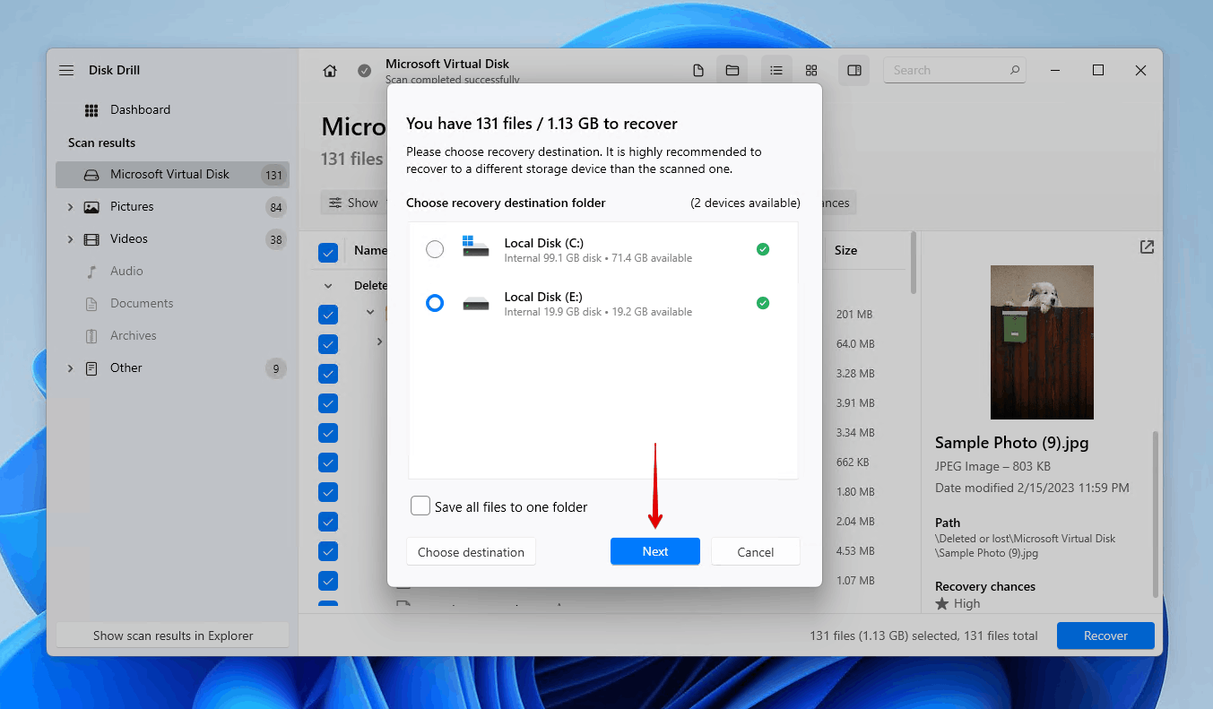 Fullfører gjenoppretting av data fra nettverksdrevet.